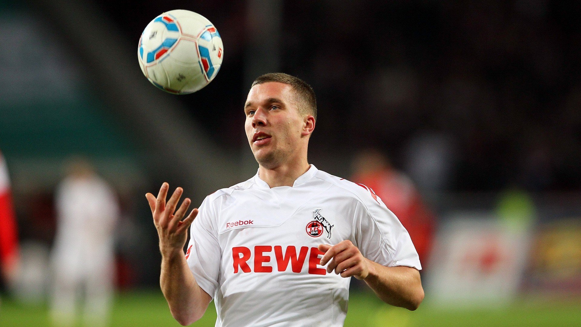 乐鱼电竞在线平台-曼联冬窗引援动向分析,安德森将为球队注入新能量,安德森 曼联